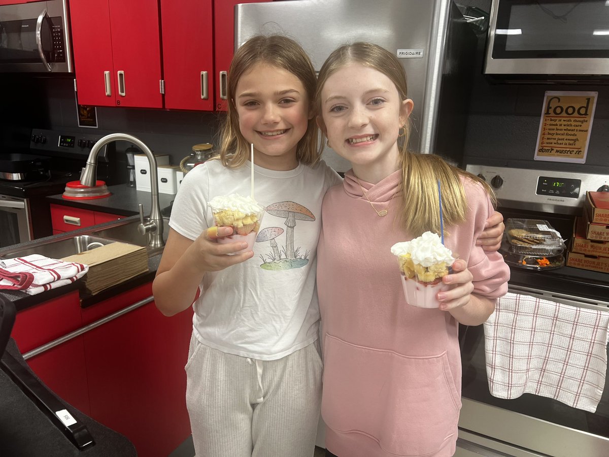 SCreekLife tweet media