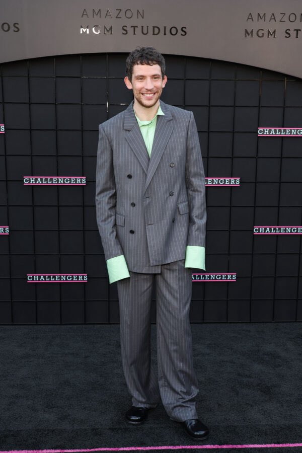 ari (@pronounlesbian) on Twitter photo 