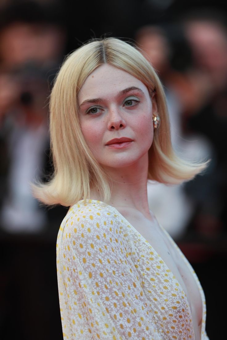 Elle Fanning Media tweet media