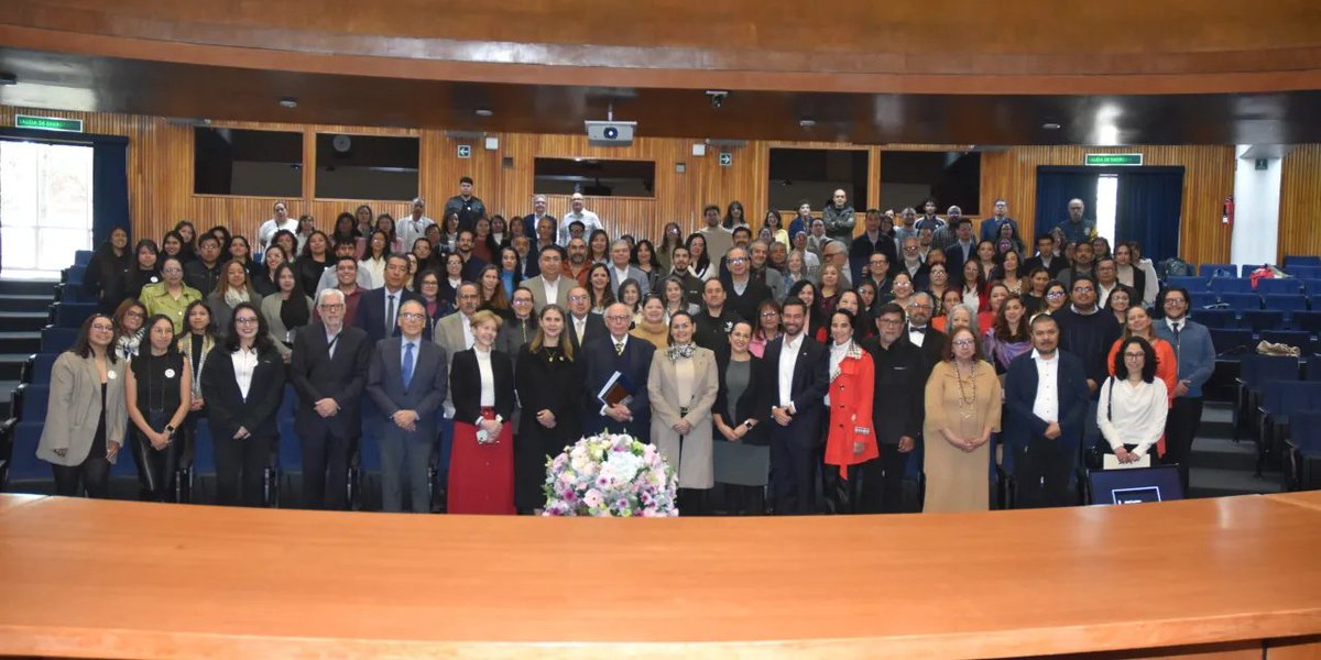 FacMedicinaUNAM's tweet image. Con ponencias sobre salud pública, aplicación de nuevas tecnologías y mesas de diálogo que abordaron problemáticas nacionales en la atención médica, el @cippsunam celebró 10 años de trayectoria y compromiso n9.cl/r2l5p #GacetaFacMed