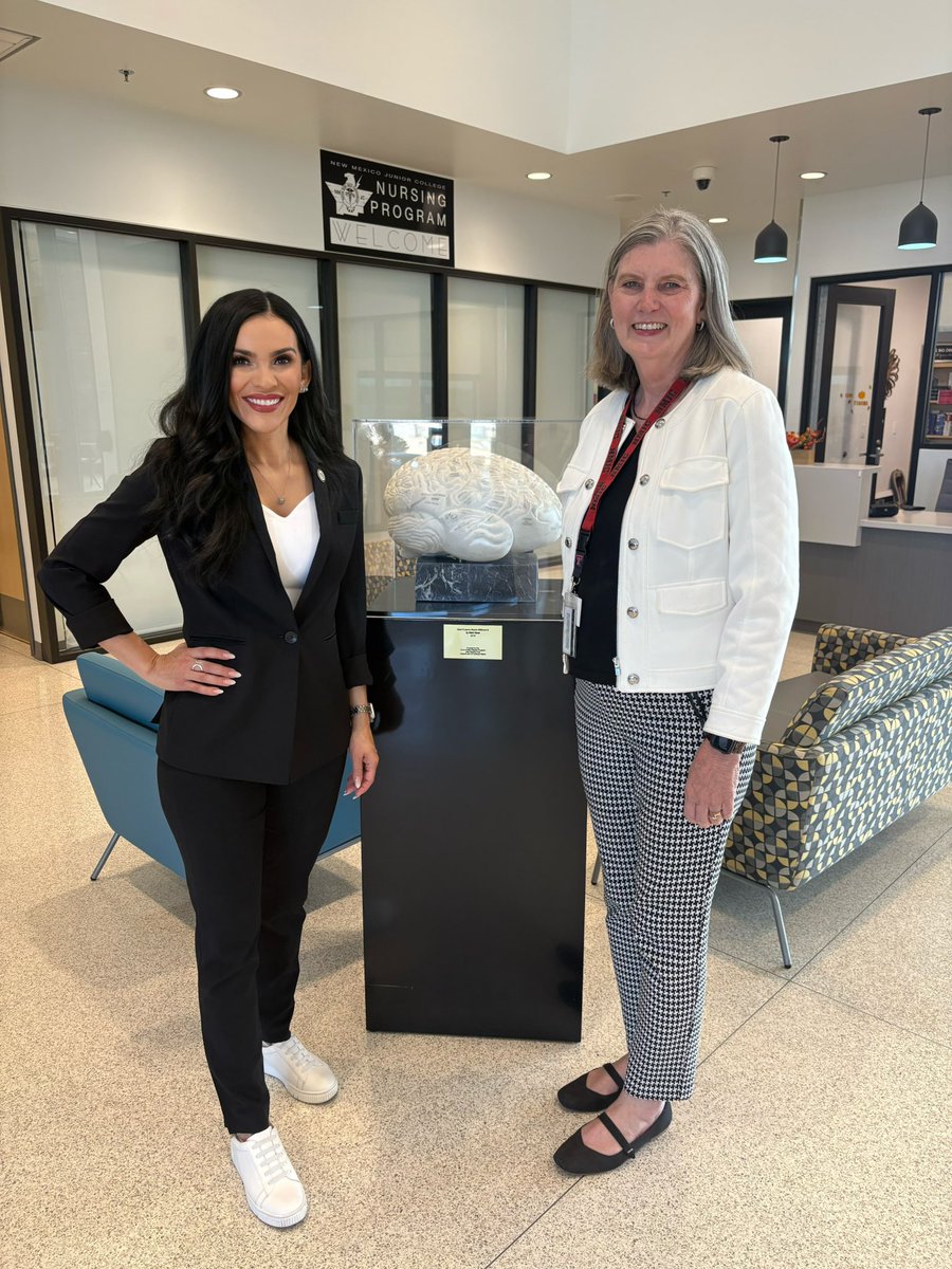 RepSenaCortez's tweet image. What a great time at NMJC with Dr. Mitchell. Special energy on campus! ✨ 

👥 Students Come First
🚀 Innovation &amp;amp; Growth
🏆 Nationally Recognized Excellence

The future is bright! #NMJC #StudentSuccess #Workforce