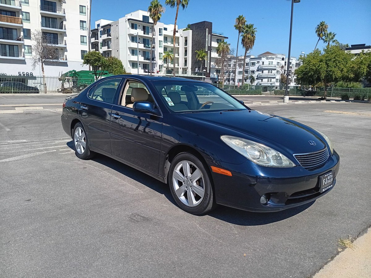 FJAutoSale's tweet image. Smooth, quiet, and classic Lexus comfort. ✨ This 2006 Lexus ES 330 delivers luxury, a clean ride, a comfy interior, and that timeless reliability. Pull up in style 💫
#LexusES330 #FJAuto #Lexus #CarForSale #UsedCars #CarDealership #DriveAwayToday #CarShopping #TestDrive