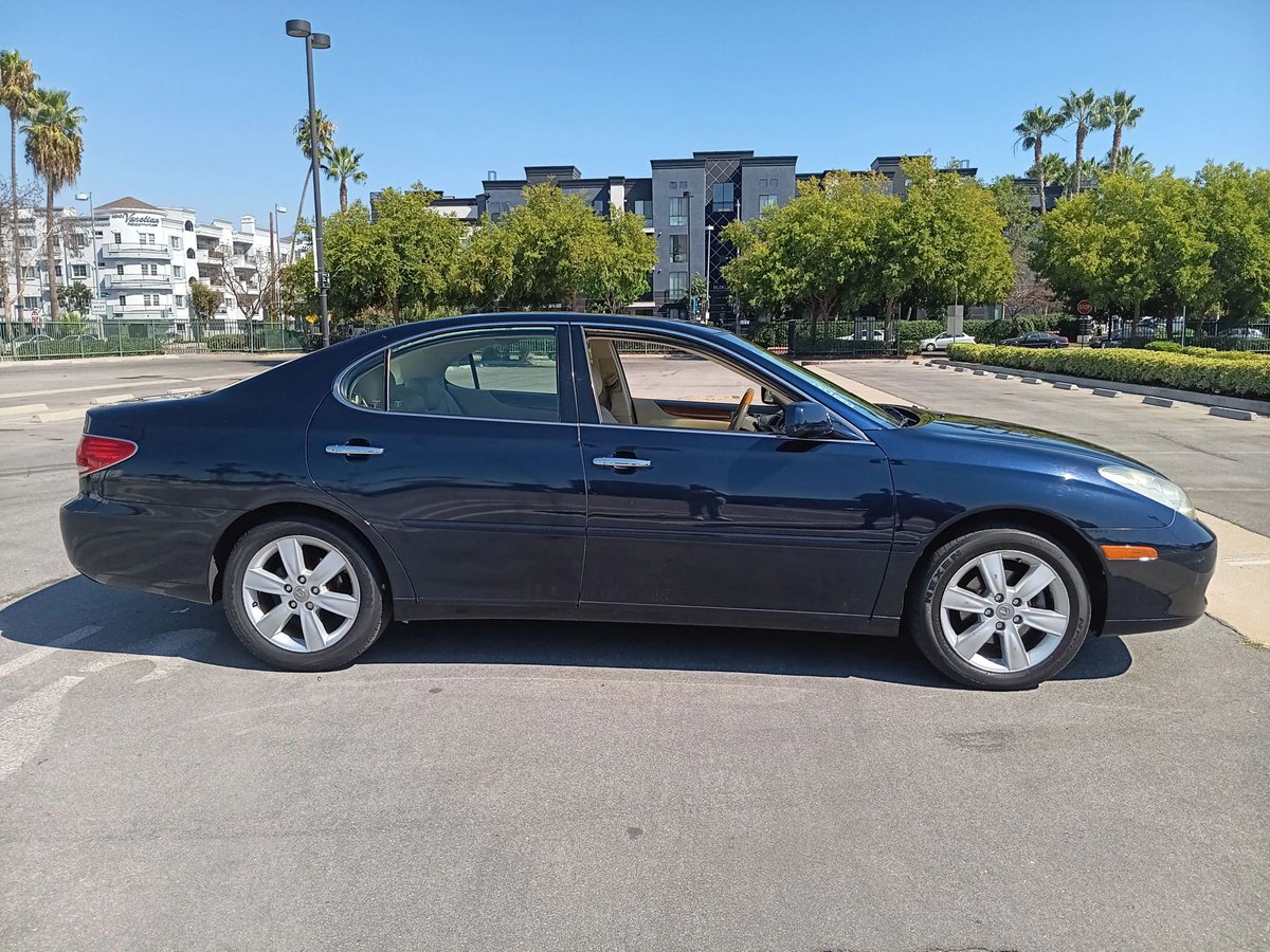 FJAutoSale's tweet image. Smooth, quiet, and classic Lexus comfort. ✨ This 2006 Lexus ES 330 delivers luxury, a clean ride, a comfy interior, and that timeless reliability. Pull up in style 💫
#LexusES330 #FJAuto #Lexus #CarForSale #UsedCars #CarDealership #DriveAwayToday #CarShopping #TestDrive