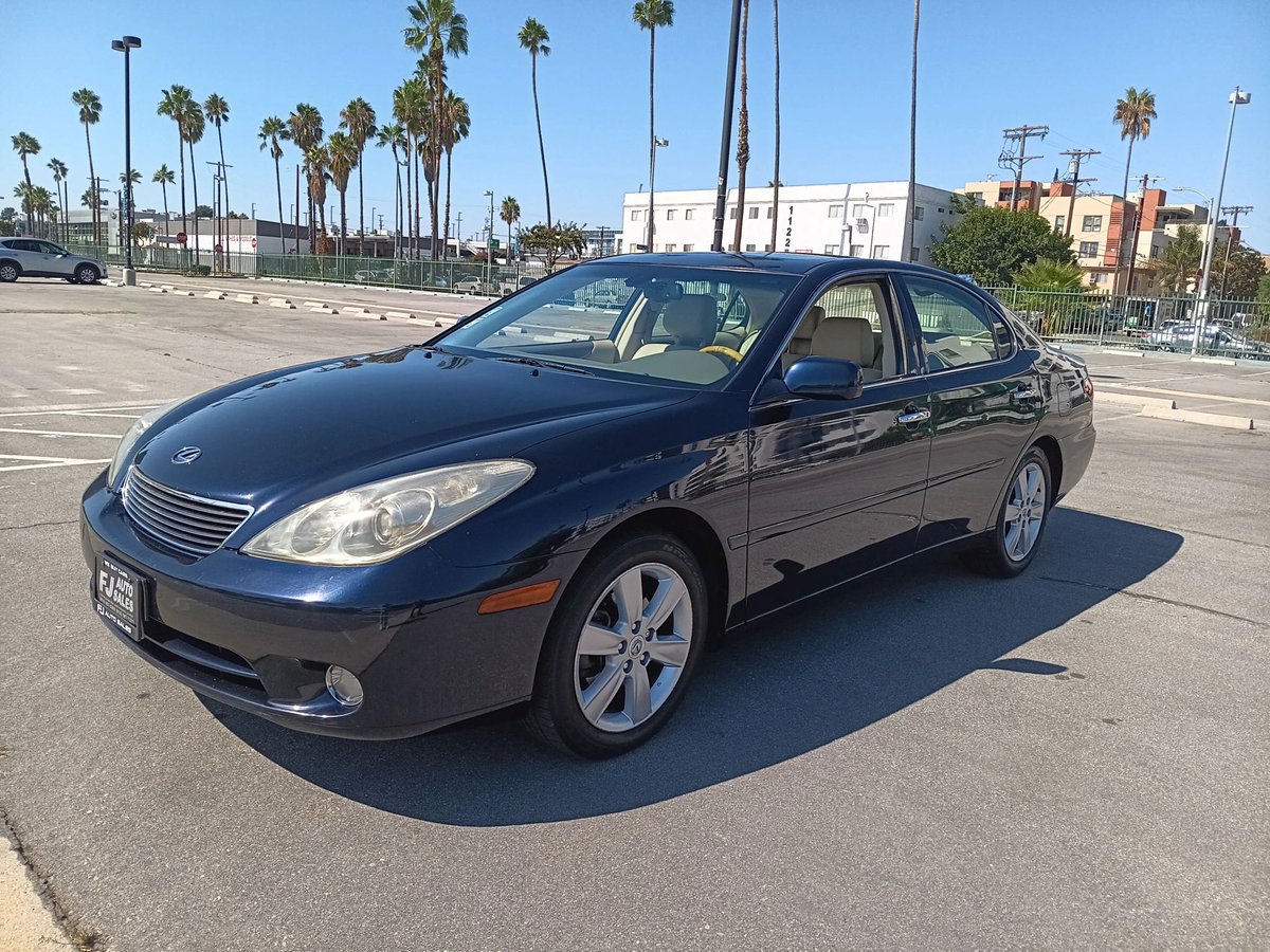 FJAutoSale's tweet image. Smooth, quiet, and classic Lexus comfort. ✨ This 2006 Lexus ES 330 delivers luxury, a clean ride, a comfy interior, and that timeless reliability. Pull up in style 💫
#LexusES330 #FJAuto #Lexus #CarForSale #UsedCars #CarDealership #DriveAwayToday #CarShopping #TestDrive