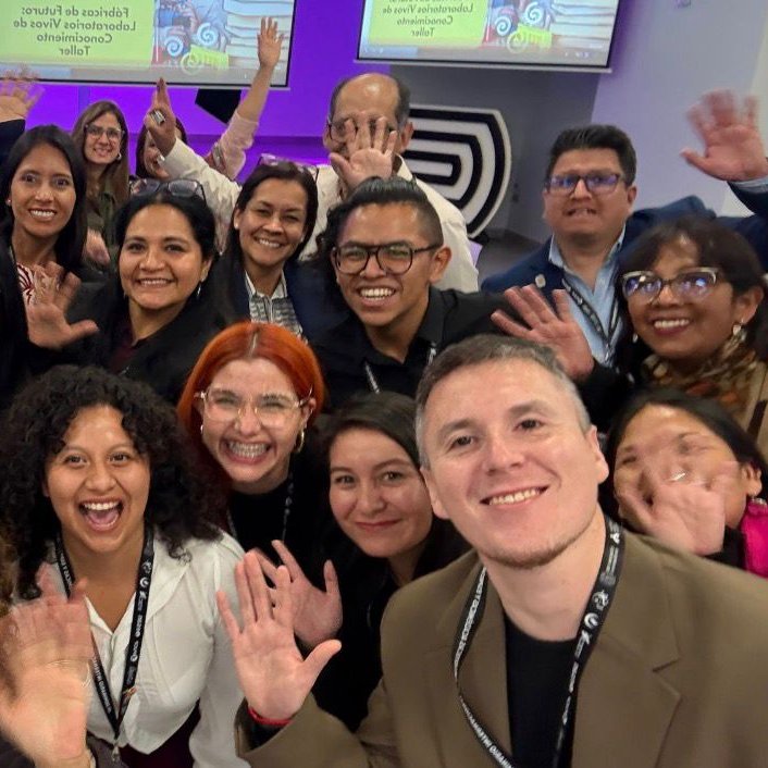 UdecBibliotecas's tweet image. #Vinculación. Este jueves, nuestro Jefe de Comunicaciones y #VcM, Eduardo Montaner, compartió la experiencia de vinculación con la comunidad de #BibliotecasUdeC durante el III Seminario Internacional de Bibliotecas Especializadas, realizado en la @UContinental de Cusco, Perú🇵🇪.