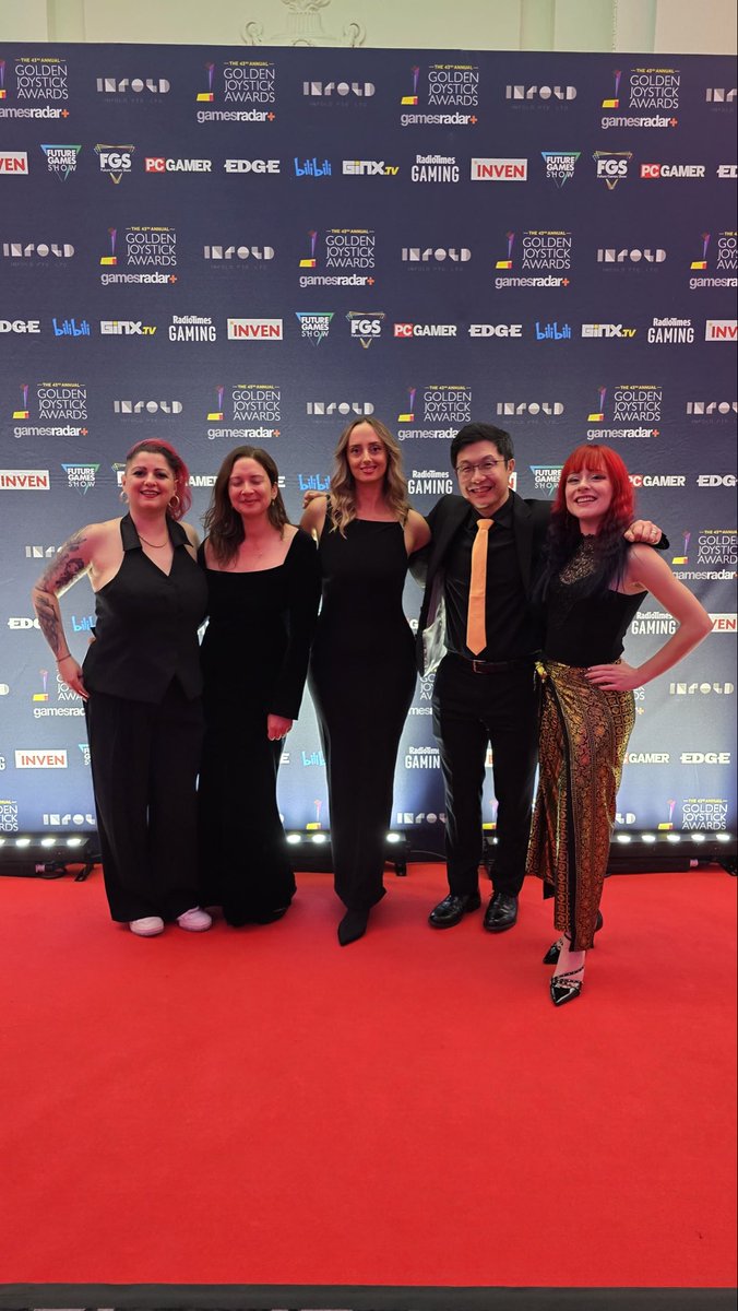 Amelia Jones tweet media