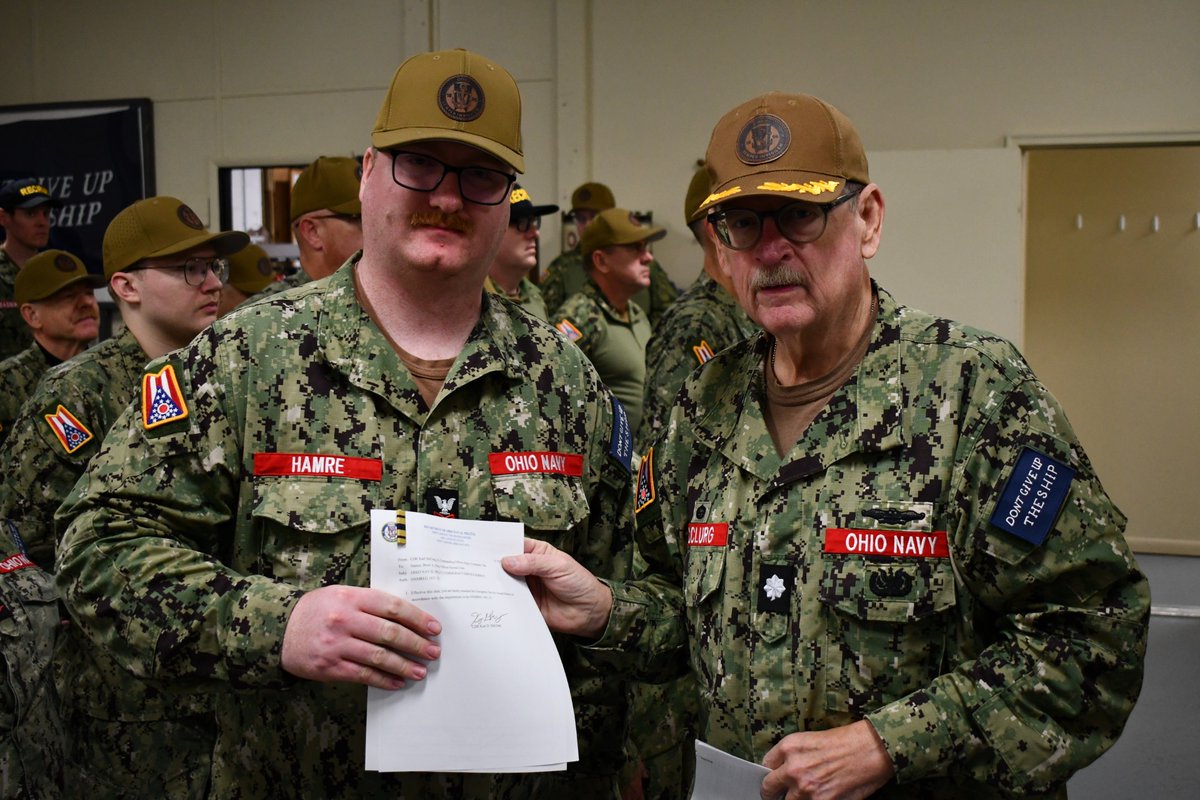 ohio_navy's tweet image. You&apos;re NOT seeing double
LS2 Hamre was awarded the Good Conduct Ribbon -and- Emergency Service Ribbon at November&apos;s drill. Sailors like Mr. Hamre make the Ohio Naval Militia the special unit it is. 
BZ, LS2!
614.816.4119 or joinohionavy@ohnav.us
#commitment #courage #HONOR
