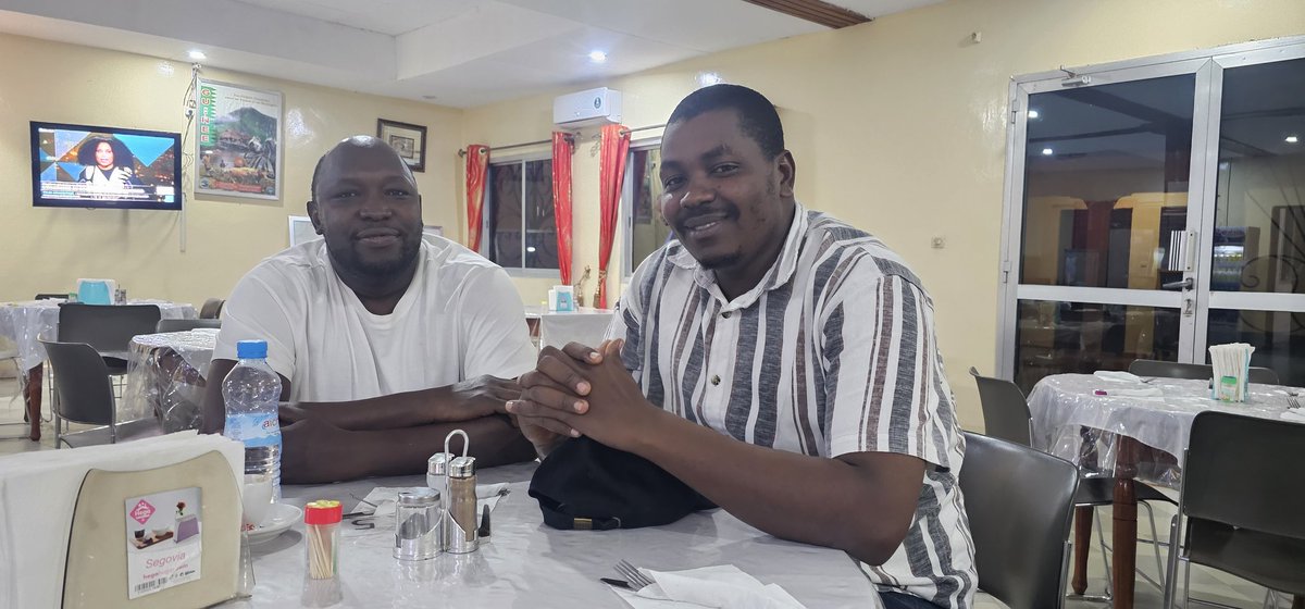 Thierno_gk's tweet image. Pour convaincre les gens, il faut quitter Conakry.

Avec @AmadouLePo la compréhension est totale à #Labé 

#Compréhension 
#TL224
#Kibaro