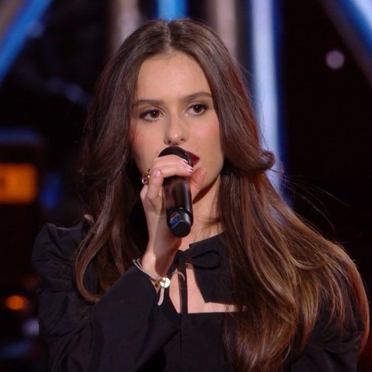 lacysopposite's tweet photo. la beauté de jeanne c’est une FOLIE #staracademy https://t.co/TnxxW8AVUx