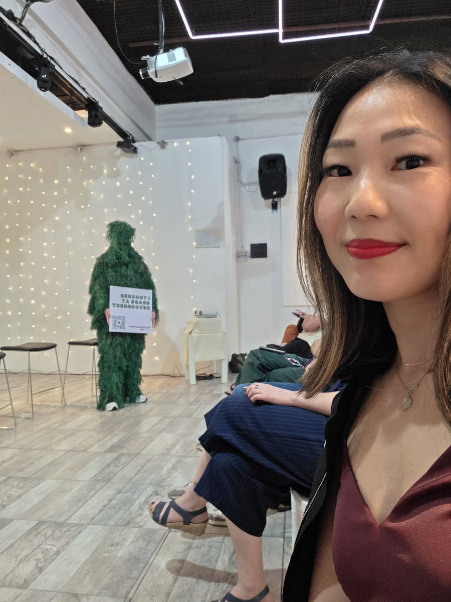 candicekteo's tweet image. It has become mission-critical for those in crypto to #touchgrass. Good thing @MinaProtocol made it easier to do so during @EFDevcon with grass man roaming around. 🍃