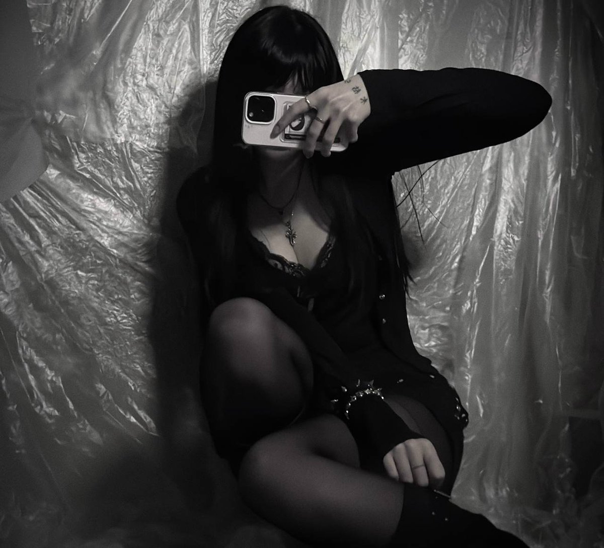 sofiyakuro's tweet image. feeling lonely today ~~