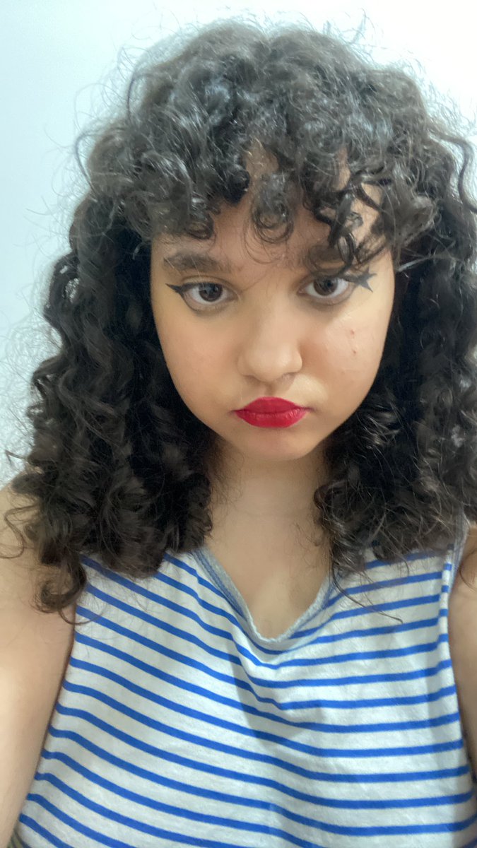 *chego farmando aura*
*saio*