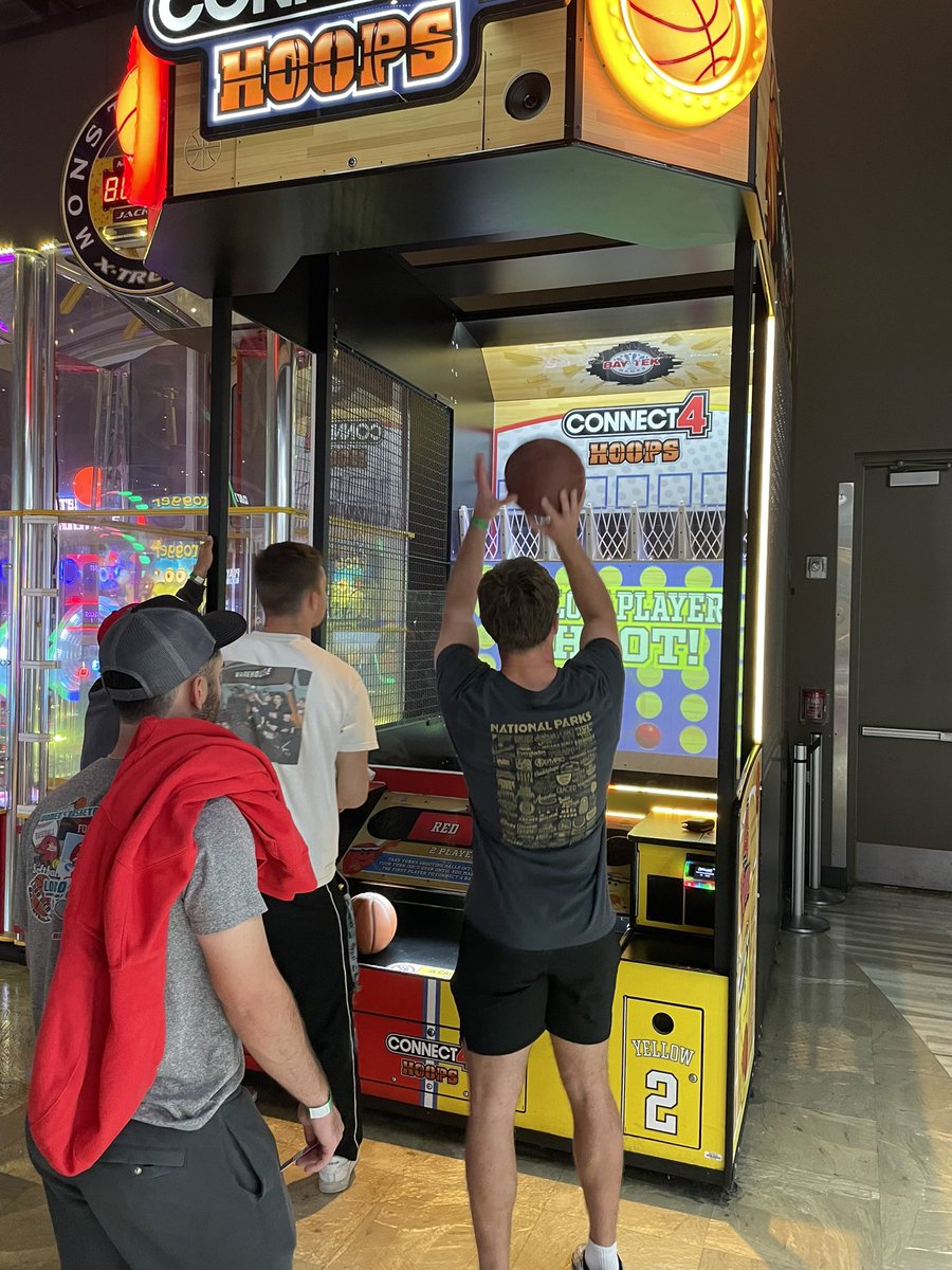 The fellas having a great time at our last team event of the fall at <a href="/MyMainEvent/">Main Event</a>!

Trujillo and Still taking home first place in the team pool tournament 🎱