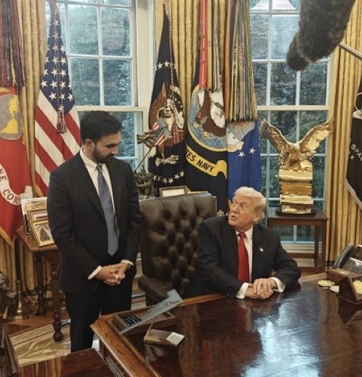 acnewsitics's tweet image. This is the closest Mamdani has ever been to pork