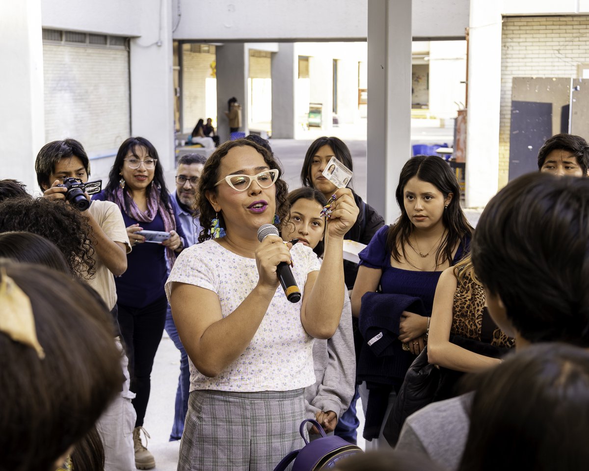 #NotiPrepas 🌺🪷
En <a href="/enp1_unam/">ENP - Plantel 1 "Gabino Barreda" de la UNAM.</a> se realizó la actividad “1, 2, 3 por todos mis amigxs”, donde se compartieron poemas y reflexiones en torno al tema del autocuidado.