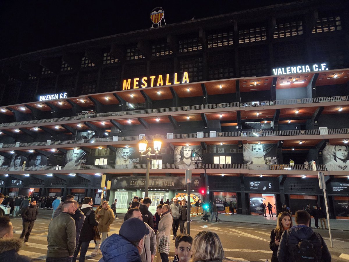 HaasnootKees's tweet photo. Rondleiding Levante en wedstrijdje Valencia - Levante! https://t.co/AAzRCShq8W