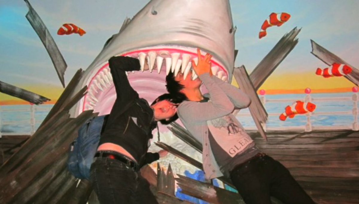 mychatlogs's tweet image. getting a joint version of this pic so many years later is really crazy