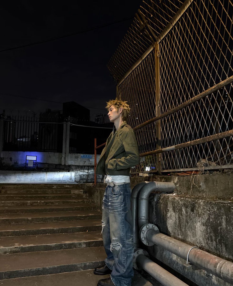 wonwoo's tweet image. scrolled too fast on xhs and thought this was martin 😭