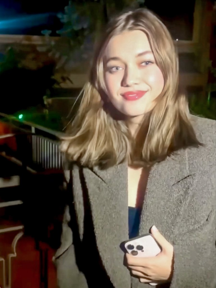 afrastar1's tweet image. angel 🤍