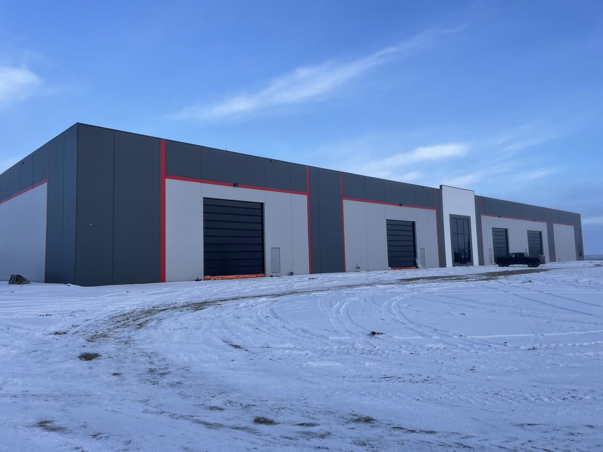 bscomet22's tweet image. New 🐦📷 office coming along 

😍😍😍
#cornerofficebrock 😊

Stay tuned for job postings