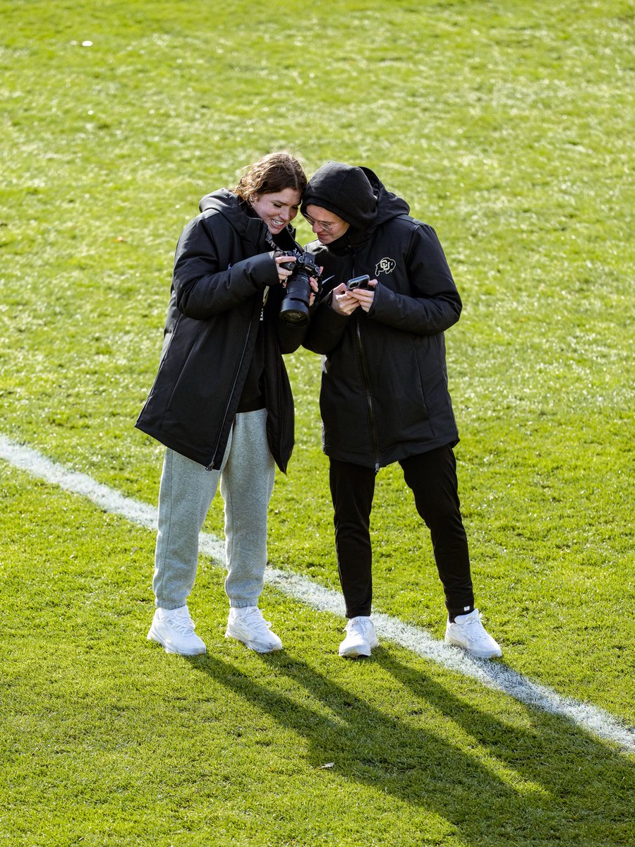 CUBuffsSoccer's tweet image. Admin brought on two new interns at training this afternoon 

#SideBeforeSelf // #GoBuffs