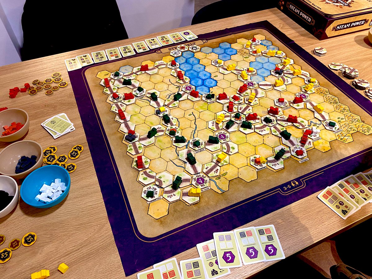 jacodolli's tweet photo. Hoy hemos probado #SteamPower del tito Wallace, rápido, ágil y muy entretenido, darles las gracias a @Calaveraazul_ cracks! #juegosdemesamodernos #bgg https://t.co/5JW6aIkpXK