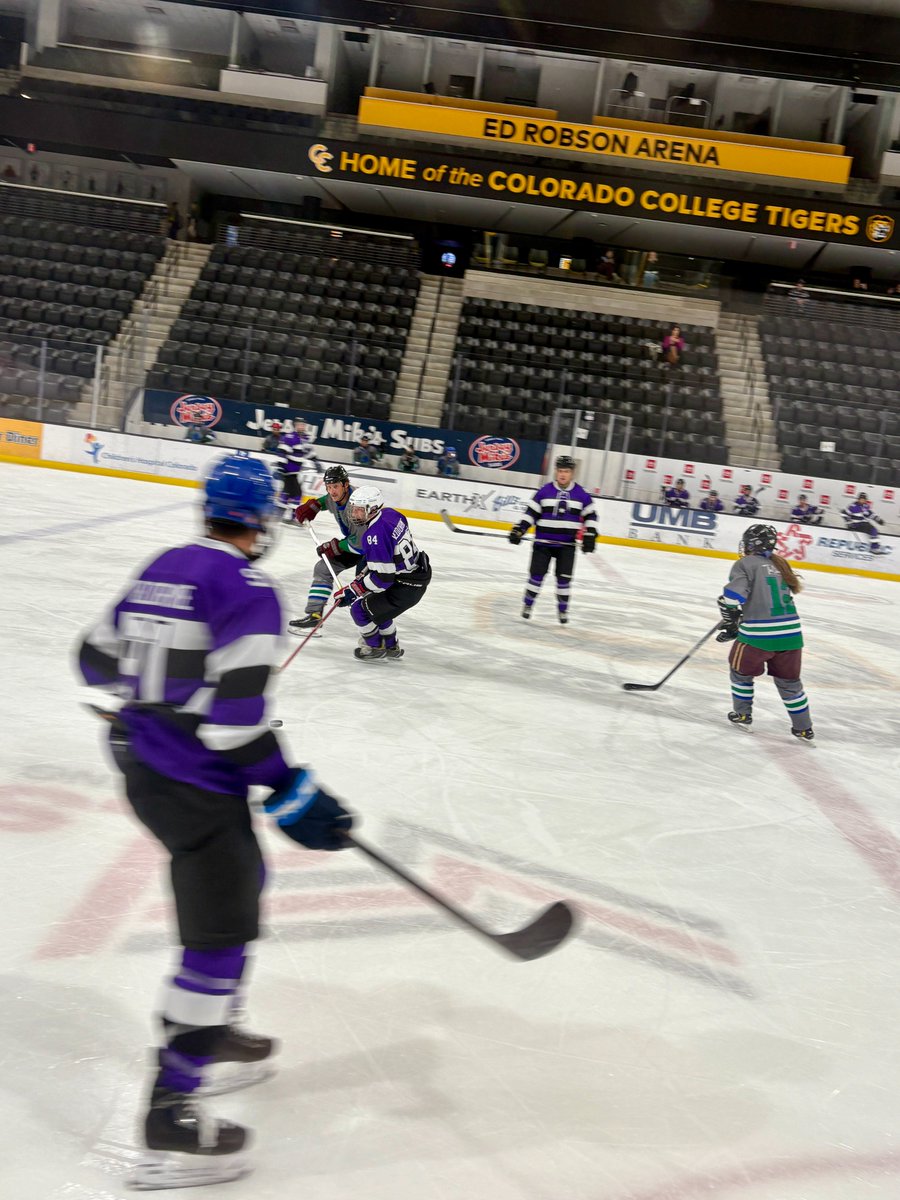 HockeyNorad's tweet image. Week 13 NORAD Hockey League Hockey 🏒
OS Offices stays on top, beating Nelson &amp;amp; Co. 7–3.
Velodrome stuns Platinum 6–2.
OUTCAN dominates Ace 8–0.
Hollowbrook edges AMOS 5–3.
Triple J wins a thriller over World Orphans 7–6!
#NORADHockey #NORADHockeyLeague #EdRobsonArena