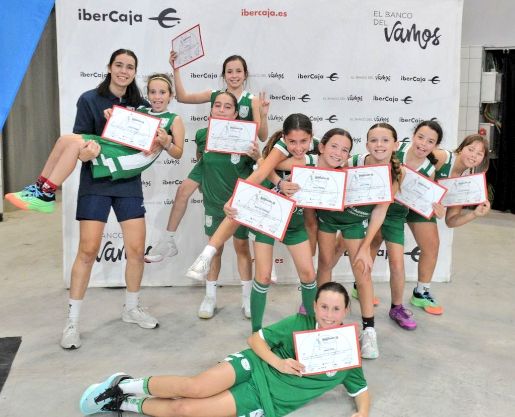 stcbaloncesto's tweet image. Diversión, ilusión y aprendizaje en una nueva experiencia en el Día del Mini para nuestros equipos alevines. Gracias a @zaragozadeporte y @fabasket por el esfuerzo organizativo. Otro éxito un año más. #MiniStadium🏀💚⛹️‍♀️⛹️