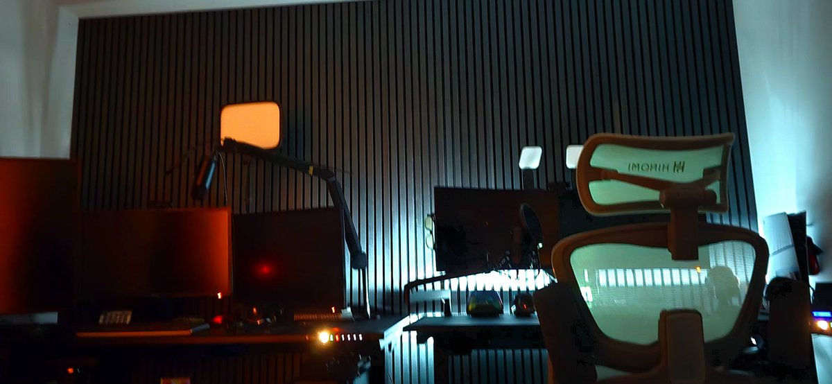 Thank all of the TWITCH SUPPORTERS that helped getting a proper Studio Set-Up (soundproofing) for the Office!!!
It's megaaaa!!!