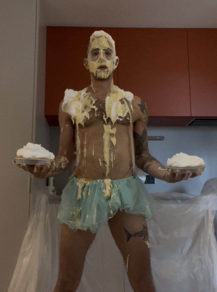 melbgunge tweet media