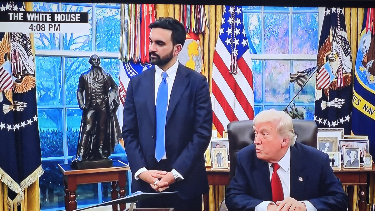 NikkisBubble's tweet image. Zohran Mamdani and Trump in Oval office today. 
That does not look like the face of a man who wants to Make New York City Great &quot;Again&quot;. Zohran Mamdani doesn&apos;t agree with what Donald Trump is saying #DeadlineWH