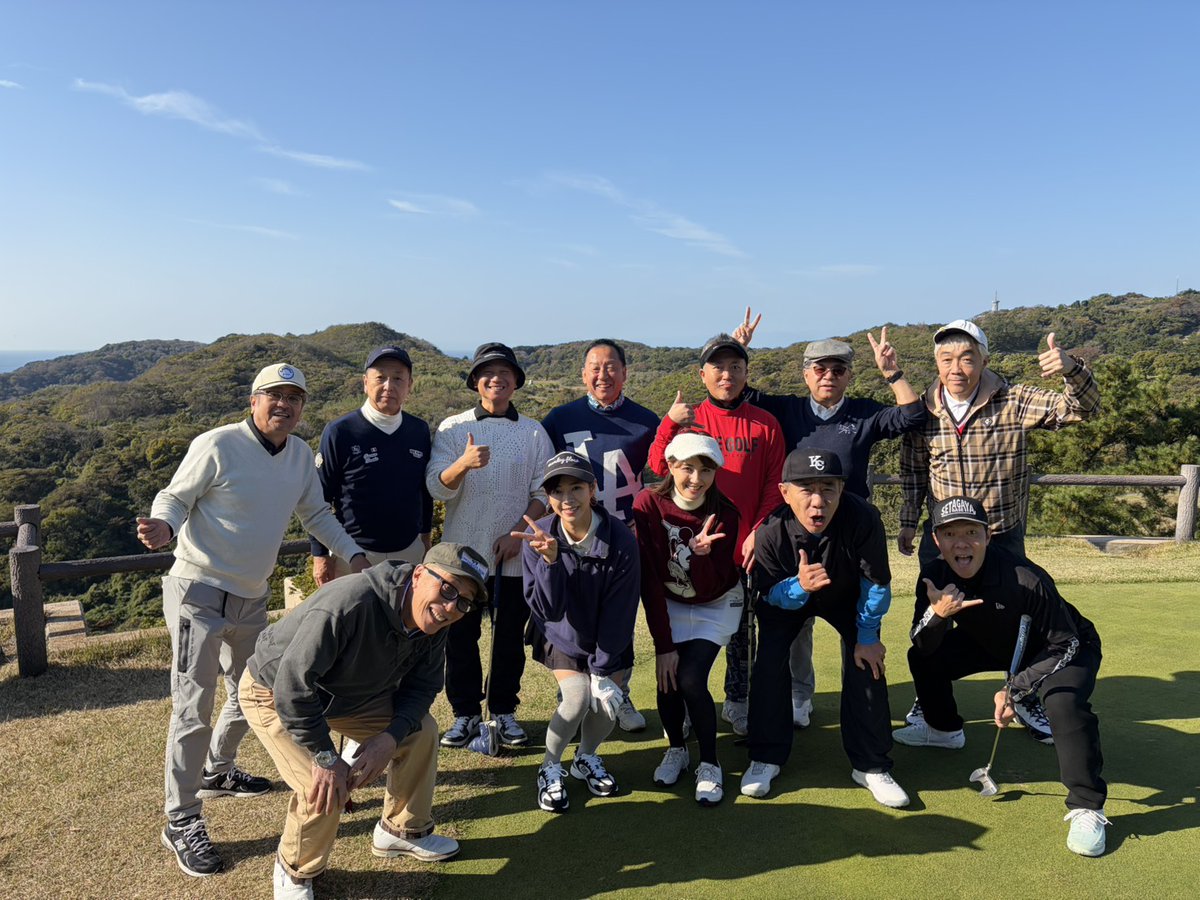 kinashinokai's tweet image. #木梨の会
先週の生放送後の📻
⛳木梨の会ゴルフ大会⛳
所先生🕶️絶好調の会❗
優勝は #KIMI さん🏆

#木梨憲武 #所ジョージ
#オラキオ 
#わちちなみ #山形純菜
#陣営
#TBSラジオ #radiko