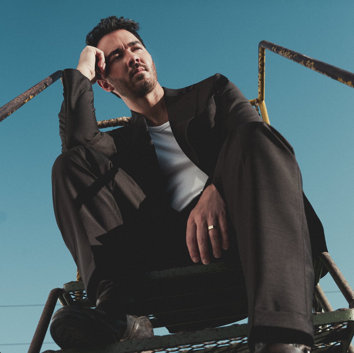 SpotifyUSA's tweet image. The first solo single from @kevinjonas, Changing, is out now 🤍