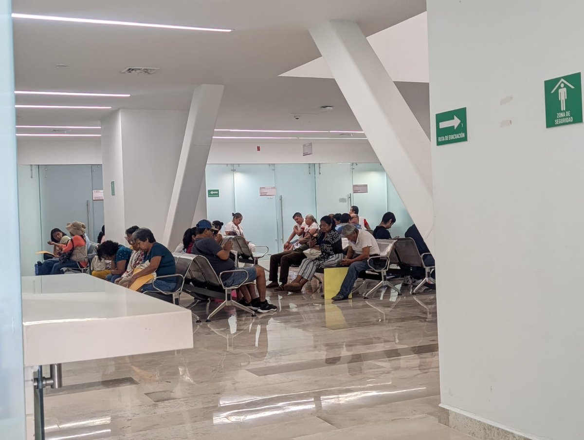 IsssteDurango's tweet image. 📰 #COMUNICADO
Destaca ISSSTE servicios de urgencias, hospitalización y medicina interna en el HRAE de Acapulco, Guerrero.
🔗goo.su/HFyWY