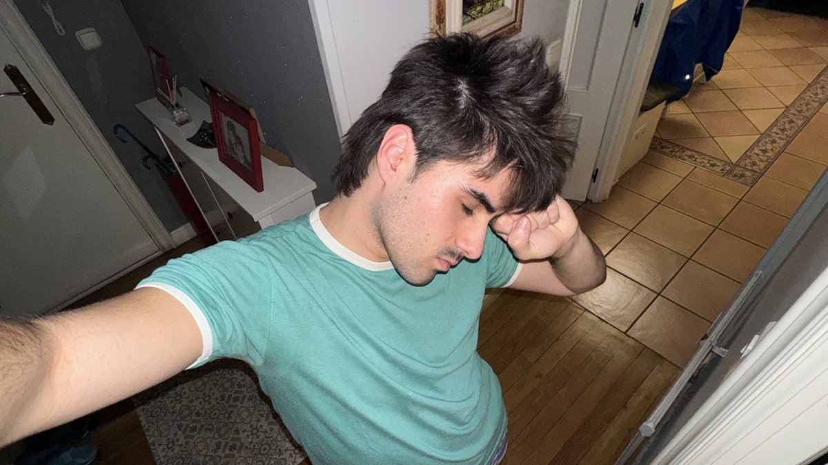 MartinUrrutiaES's tweet image. 🫧 | Martin vía WhatsApp

“haciendo limpieza de camis… me despido ya de esta pequeñuela? o demasiado nostalgic… #quehago #martinot“

🔗:  whatsapp.com/channel/0029Va…