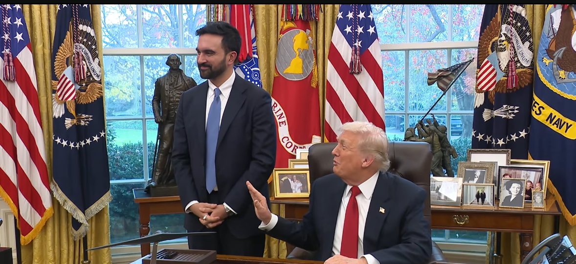 حينما سألت صحفية عمدة نيويورك المنتخب إذا ما كان يؤكد تصريحه بشأن اعتباره ترمب فاشيًا تدخل الرئيس الأميركي وقال لممداني ضاحكا: يمكنك أن تقول لها نعم، هذا أسهل من شرح ما قلته