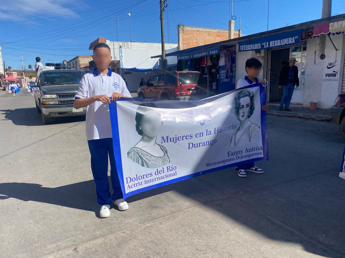 _RobledoJM's tweet image. Con orgullo y respeto por nuestras raíces, nuestra institución participa en el desfile del 20 de noviembre rindiendo homenaje a las mujeres que han forjado el rumbo de México. 🇲🇽💪
Su legado y compromiso fortalecen nuestra identidad nacional.
#MujeresEnLaHistoria