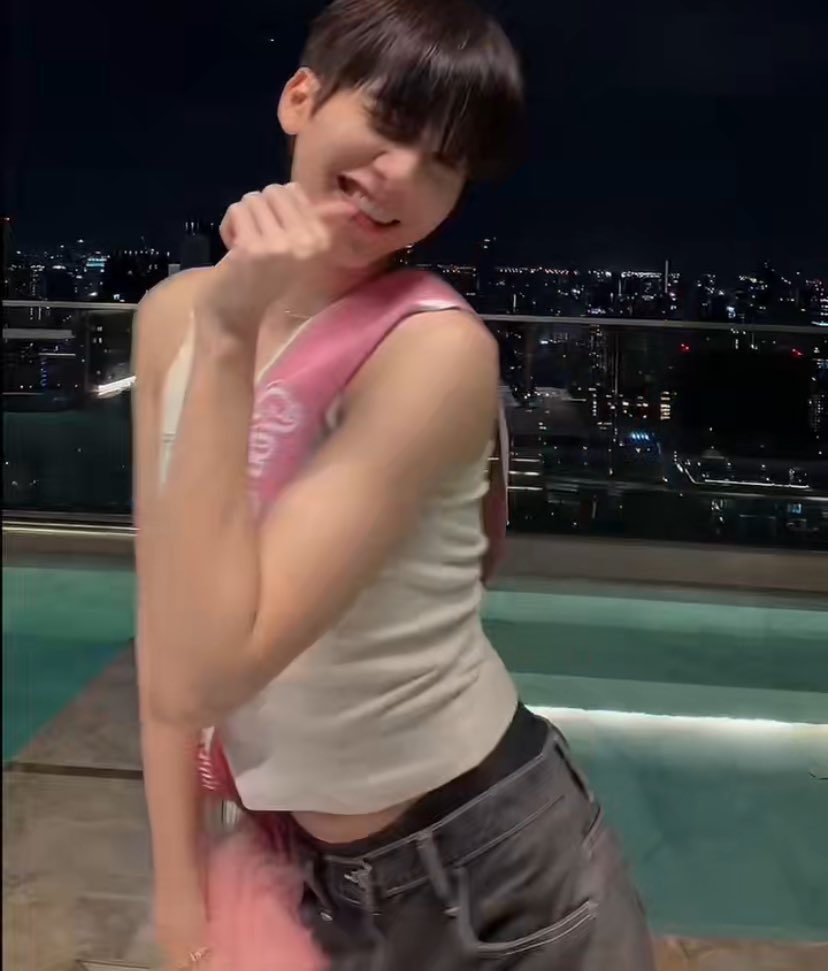 jimluvsohm's tweet image. ชีเหมือนแมวสวยๆหยิ่งๆมาก น่ารักอะ 🩷

⋆ 𐙚 ̊.  #ohmkrit  ༘⋆.