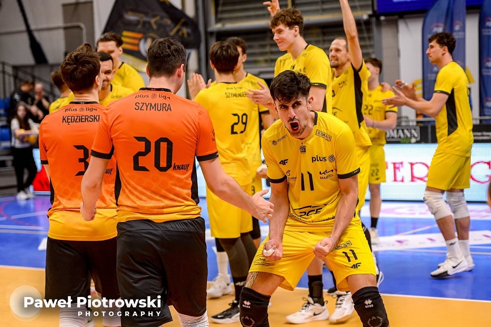 🟡⚫️ Monster Lemański, obłędny. 
🟡⚫️ Świetna para Pothron - Chitigoi.
🟡⚫️ Bardzo dokładny Łomacz, TOP.
🟡⚫️ Żakieta, który nie zawodzi.

Myślisz o solidności, mówisz o drużynie prowadzonej przez Krzysztofa Stelmacha. 

Pozytywne zaskoczenie, doceniam.

Piąte zwycięstwo z rzędu