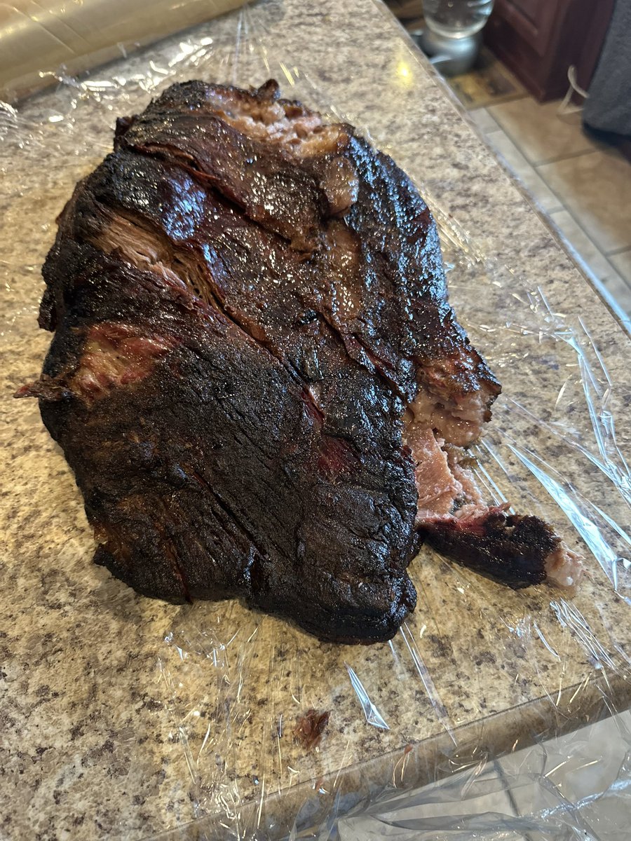 CashBrett's tweet photo. 16lbs, about 24 hrs on smoker.   Fell apart in my hands.     No knife needed. https://t.co/v6i62it9bY