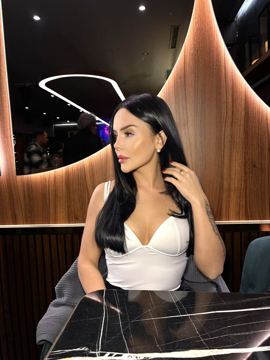 goddesschannely's tweet photo. Luxus für mich
Der Boden für dich
Also sende jetzt !
#findom #femdom #moneydom #paypig #devot #beta #loser #geldherrin #dominaz #luxus https://t.co/4FpvRi4uBn