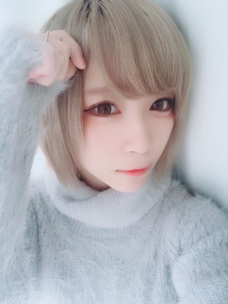 ReoNa_ASCA_go's tweet image. 皆さんおはよー

ASCAさんデビュー8周年
おめでとうございます🎉
インスタライブ突然の発表でしたが楽しみです🤗
明日はツアーに向けて出発✈️

ReoNaさんライブ最高だったみたいですね！
お友達💿にサイン貰ってた、凄いな🤭

今日も良い一日を😊
#ReoNa
#ASCA