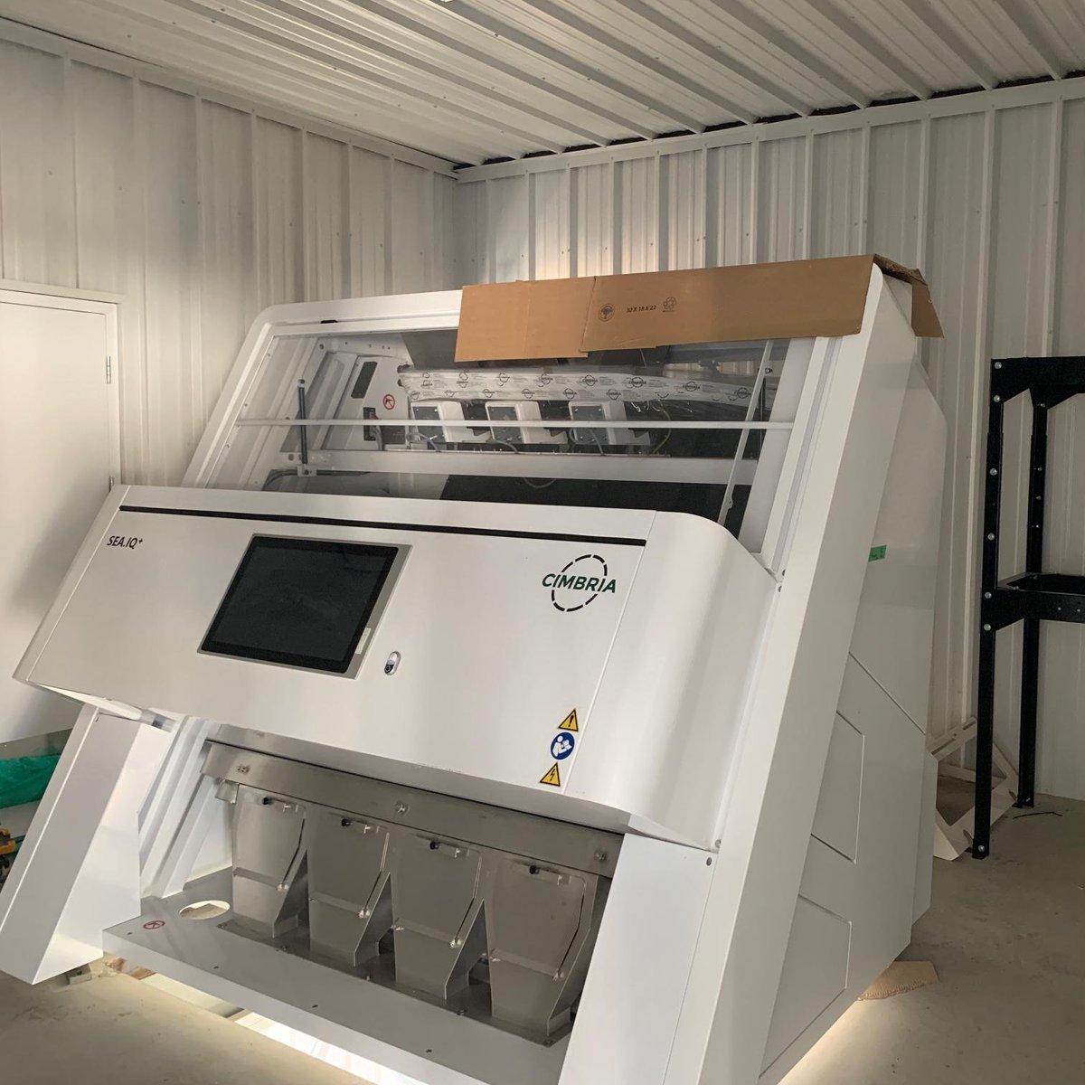 Thinking off adding an optical sorter to your new or existing seed or food processing line? Call us and we'll make sure you get the right machine for the job, in a well thought layout, like this new mid-install, IQ+ with "BRAIN".
#Nexeedinc #Cimbriasea #Ontariofood #Ontarioseed