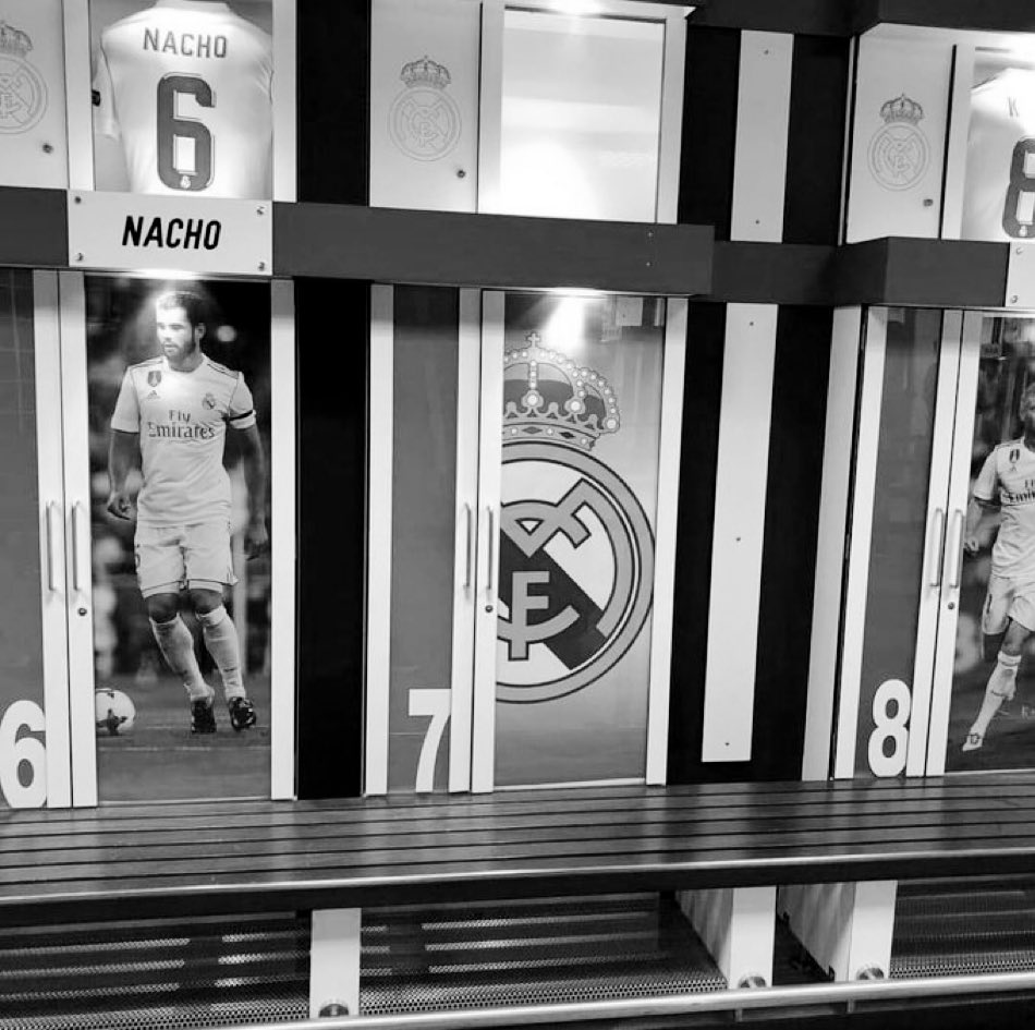 ElInmortal____'s tweet photo. Sócrates murió envenenado.

Baggio murió de pie.

Yo morí aquí. Y tú también. https://t.co/uT48EbfWXS
