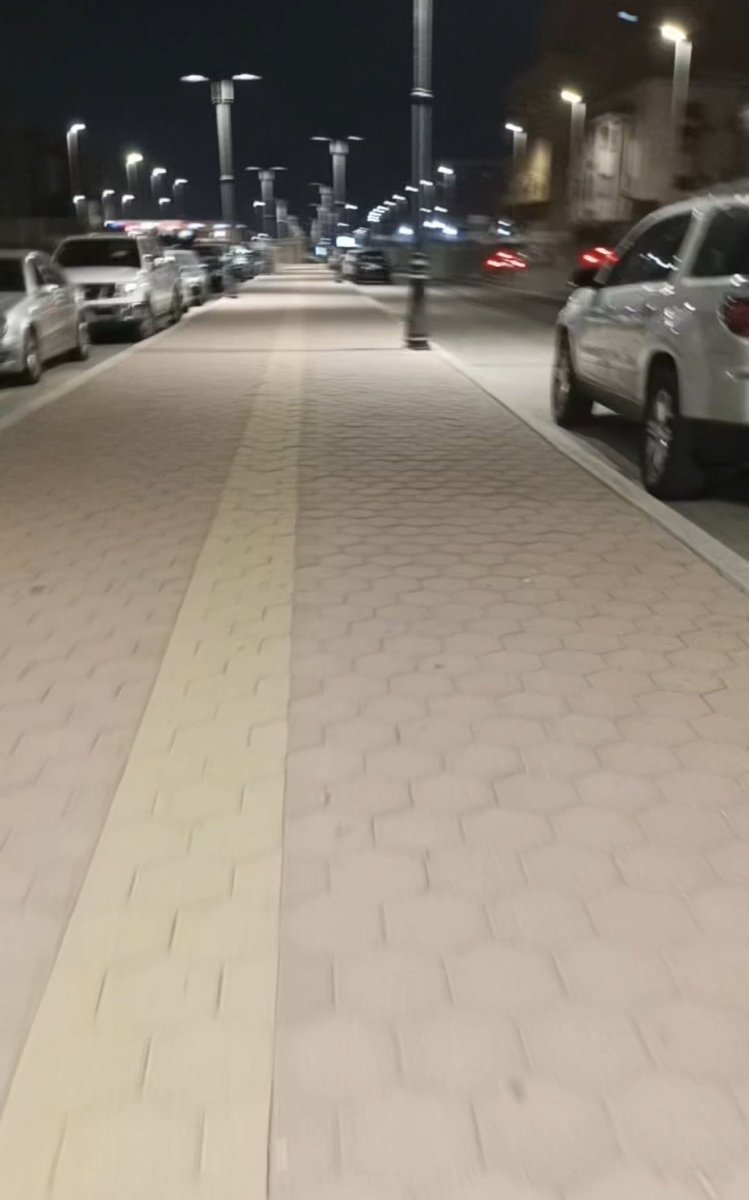 #حبيت_اقول 
خط البدايه هي نفسها خط النهايه ولكنها تختلف بالوجهات .. ف أحدهم ذاهب والآخر قادم ..
ف كل بدايه لها نهايه  وكل نهايه لها بدايه ..
فقط تأكد من خط سيرك إلى اين تسير !!