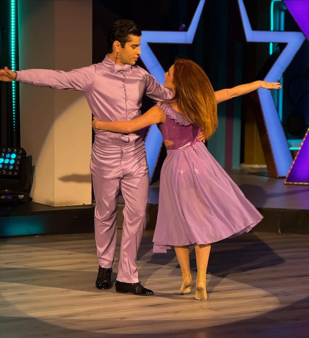 Es una perla, nadie se fía ♪

<a href="/ArnMercurio/">Aaron Mercury</a> <a href="/briggi_bozzooo/">Briggi Bozzo</a> 
#AaronMercury #BriggitteBozzo