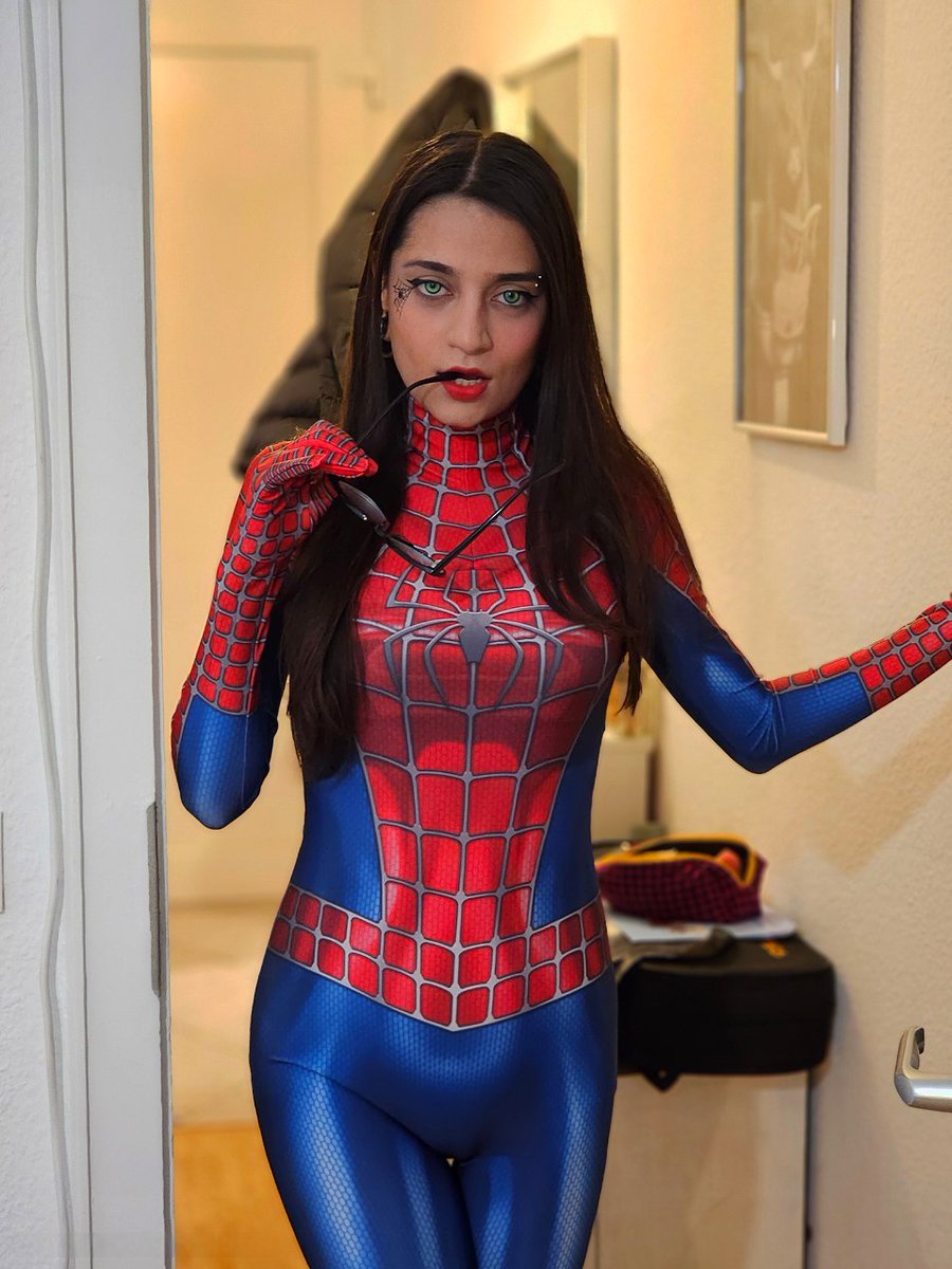 StarismaStudio's tweet image. NEW COLLECTION 🔥
Unmasked.
Not a character  an artist.
The face behind Human Condition &amp;amp; Chaotic Symphony.
1/1 self-portrait NFT series now live.👇🏽
opensea.io/collection/beh…

#NFTArt #1of1NFT #SelfPortrait #NFTPhotography #CryptoArt #NFTCommunity #ArtistOnChain #PolygonNFT