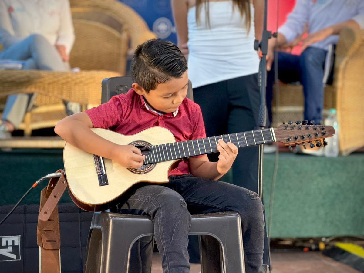 IDECUTCundi's tweet image. 2/8 Meta 147 – Formación artística “Cultura Viva” 99 municipios vinculados, 106 convenios y más de 16.898 beneficiarios en 10 áreas artísticas. Inversión: $3.448 millones. Además, entrega de estímulos de Corazonarte, dotaciones y acompañamiento pedagógico en todo el territorio.