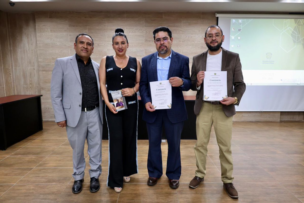 TeemOficial's tweet image. ✨👉 Para dar a conocer los servicios que ofrece la Defensoría Electoral del #TEEM ⚖️ acudió al Centro Universitario de #Temascaltepec de la @UAEM_MX, para brindar una conferencia a las y los estudiantes de Derecho a quienes presentaron casos prácticos. 🎓🗳️