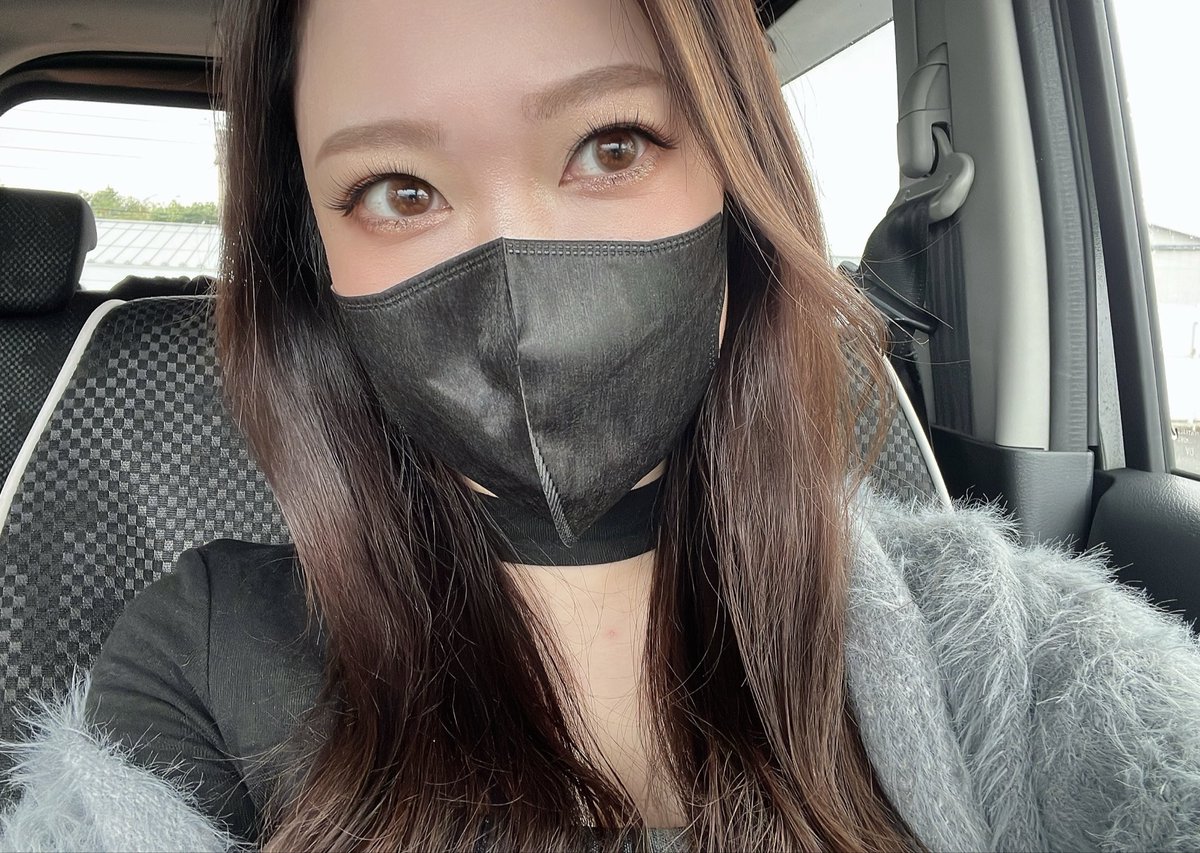 土日はフォロワーが増えるって聞いたんやけど、ま？？？

あともう少しで5000人、、🫣🩵

#いいねした人フォローバする